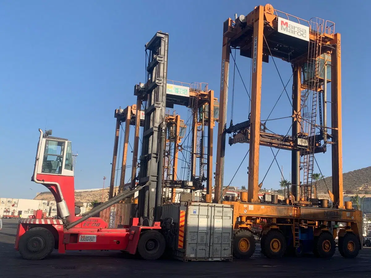 Engins de manutention portuaire Marsa Maroc équipés du système d'extinction automatique Detexline par Somayar